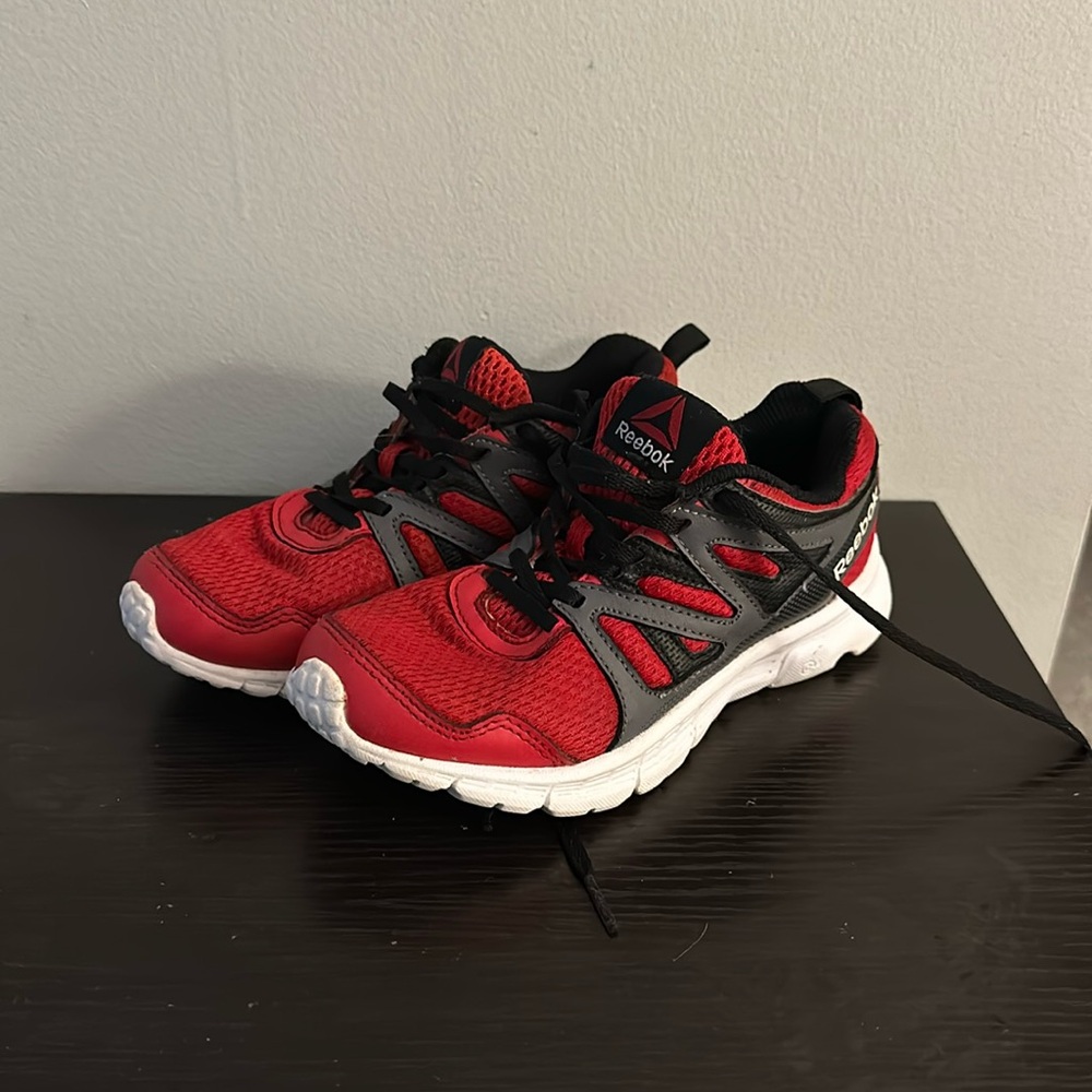 Youth Red Reebok Zigtech Sneakers. (rack bin)